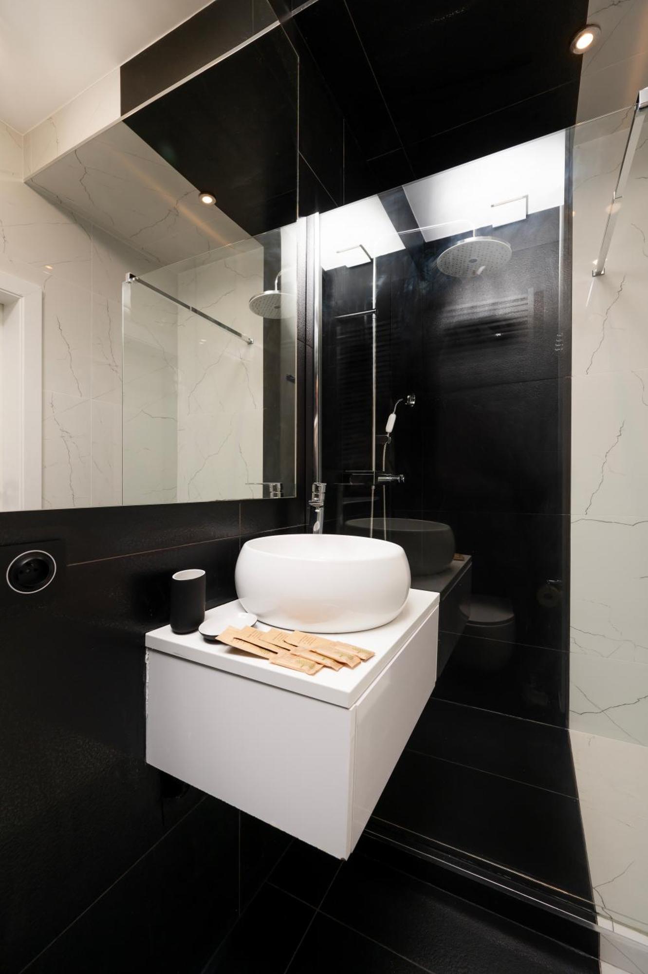 Prestige Piotrkowska With Parking Апартаменти